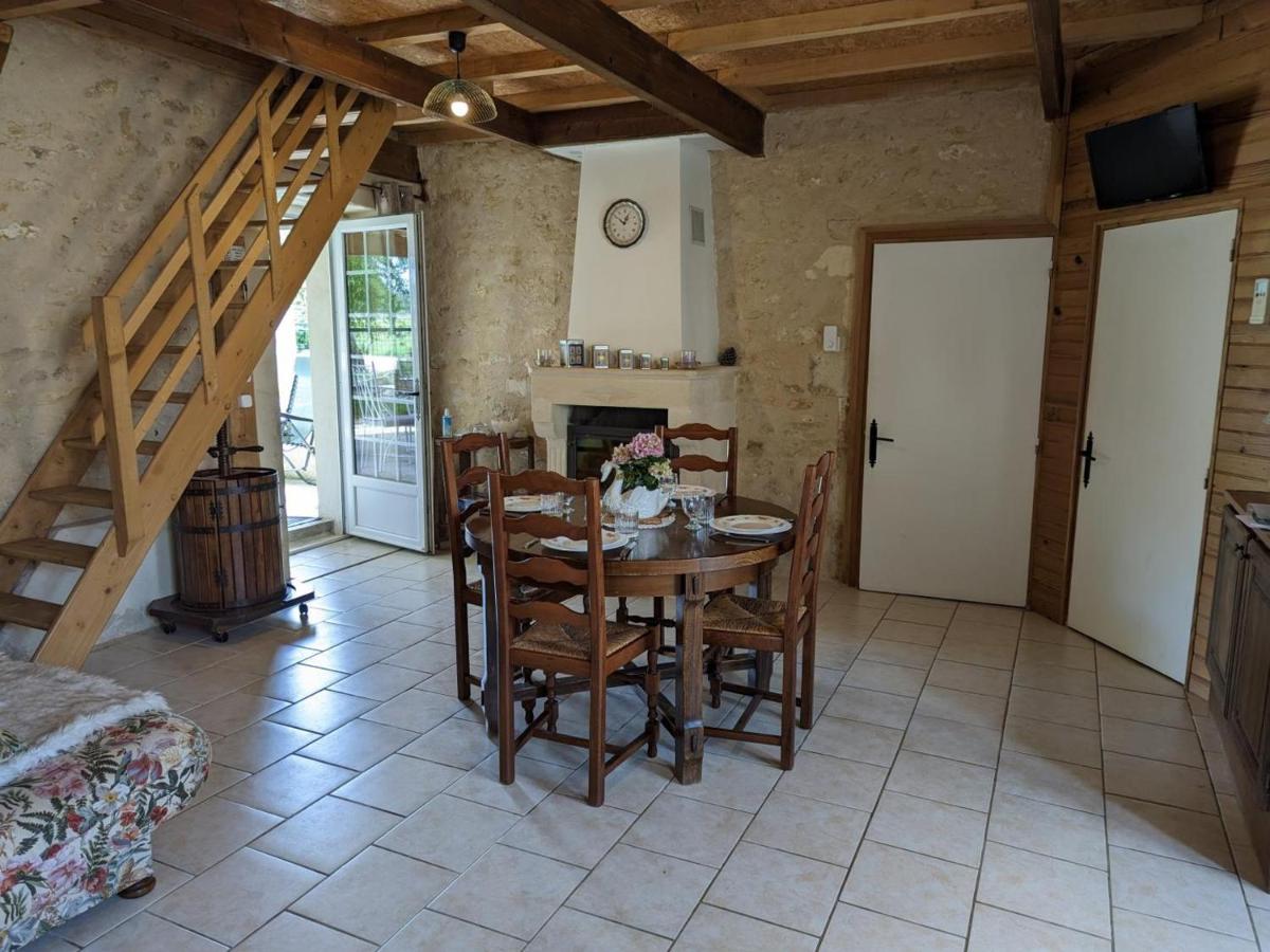 Charmante maison avec jardin privatif, proche des activités nature et des vignobles de Cognac - FR-1-653-221 - Housity