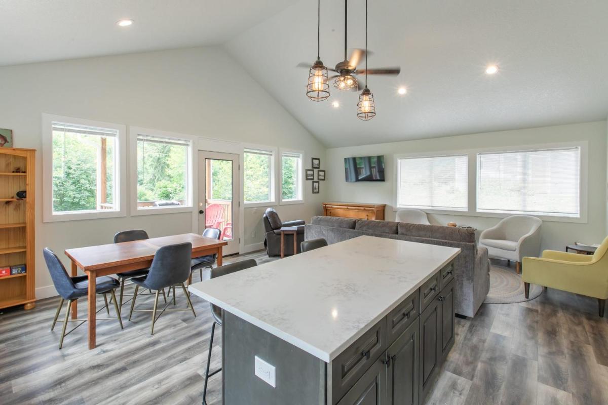 Nehalem Coastal Oasis - Housity