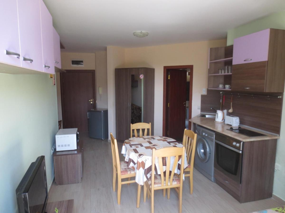 Fantasy Apartments Saint Constantine and Helena Resort - Housity