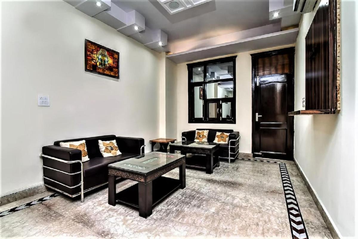 Suitetrails - Florence Residency & Riviera Inn