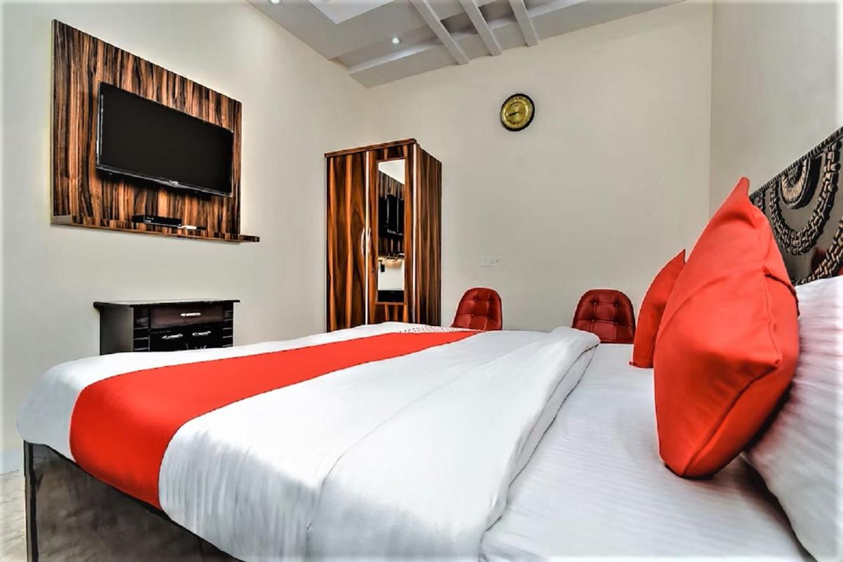 Suitetrails - Florence Residency & Riviera Inn