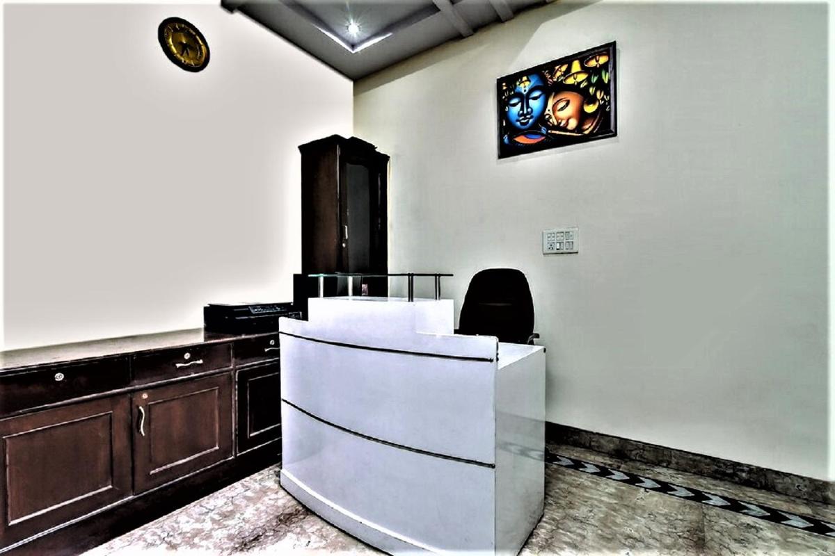 Florence Residency & Riviera Inn - Housity