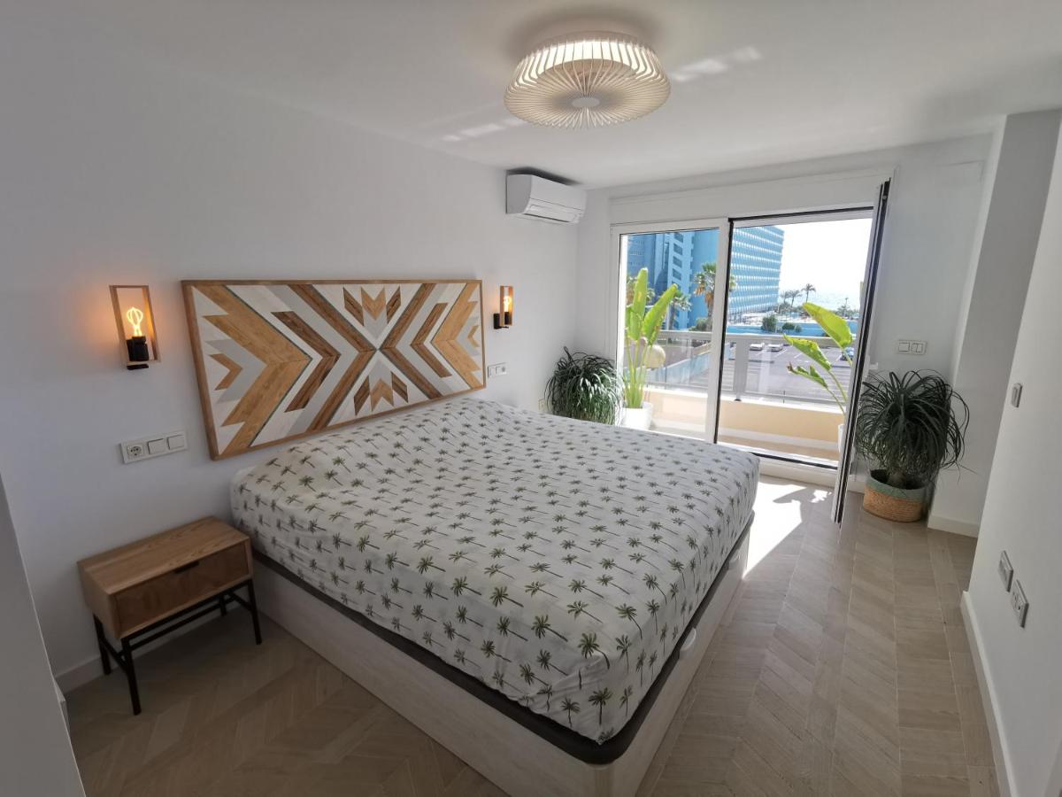Spacious villa with private pool and beach views - Housity
