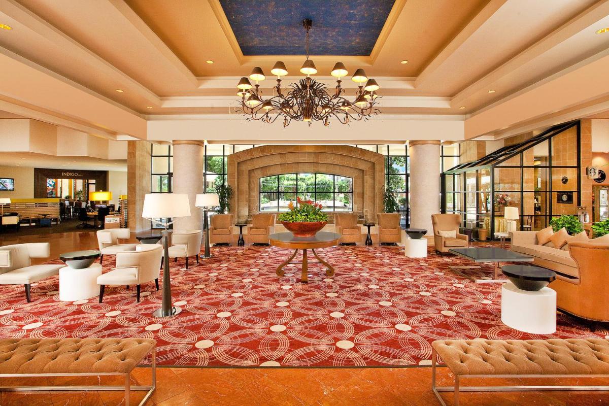Sheraton Phoenix Crescent - Housity