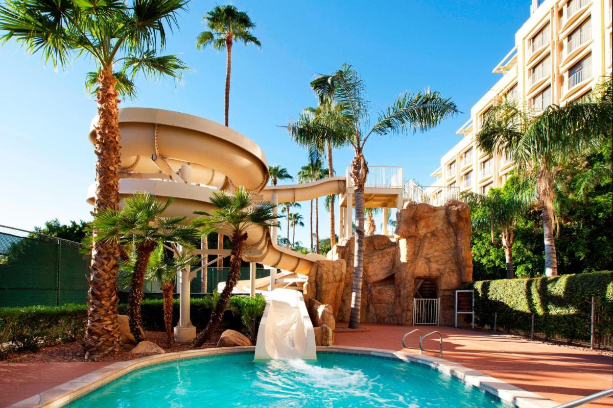 Sheraton Phoenix Crescent - Housity
