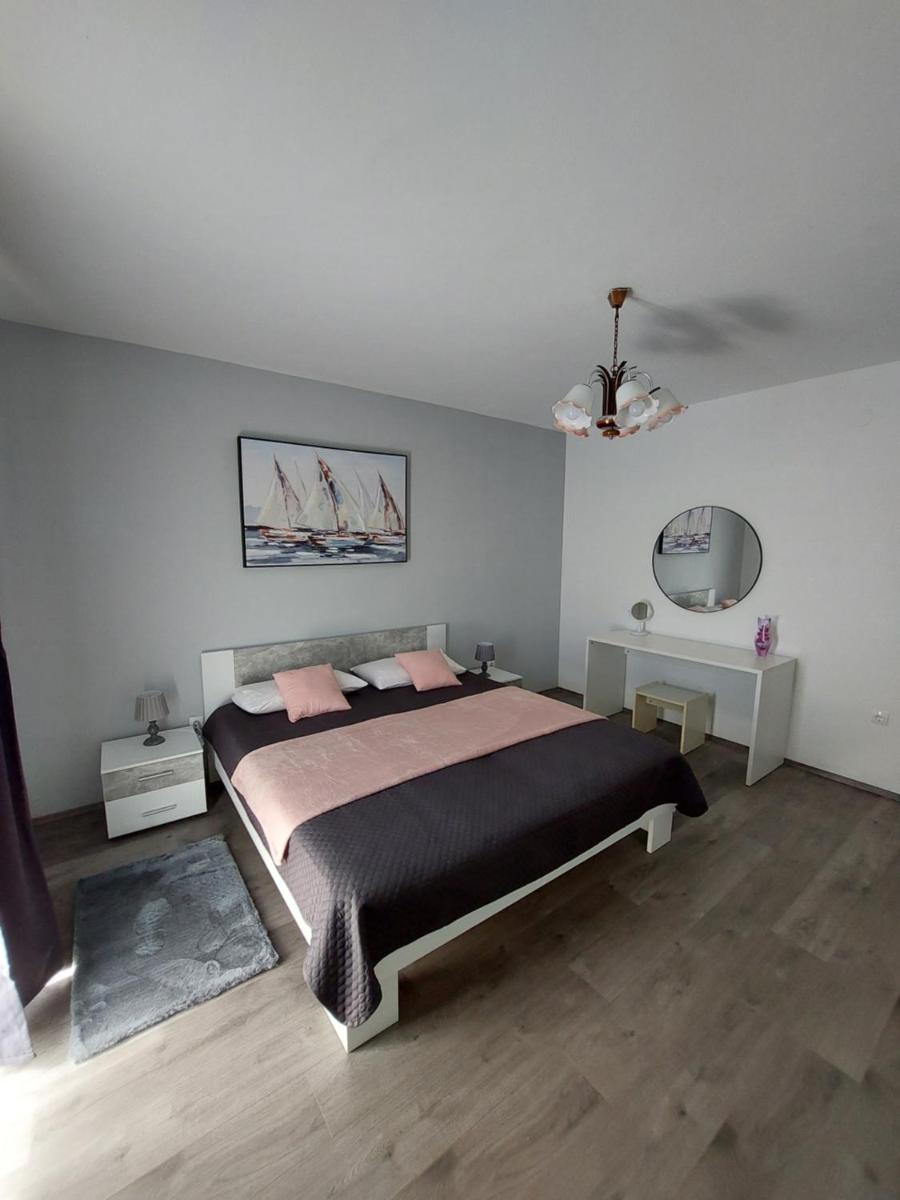 Apartment Palada - Housity