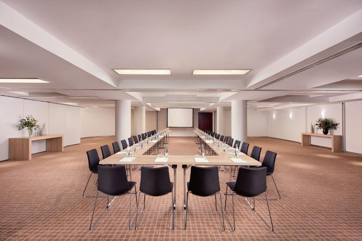 Zona business o sala de conferencias en Le Meridien Barcelona