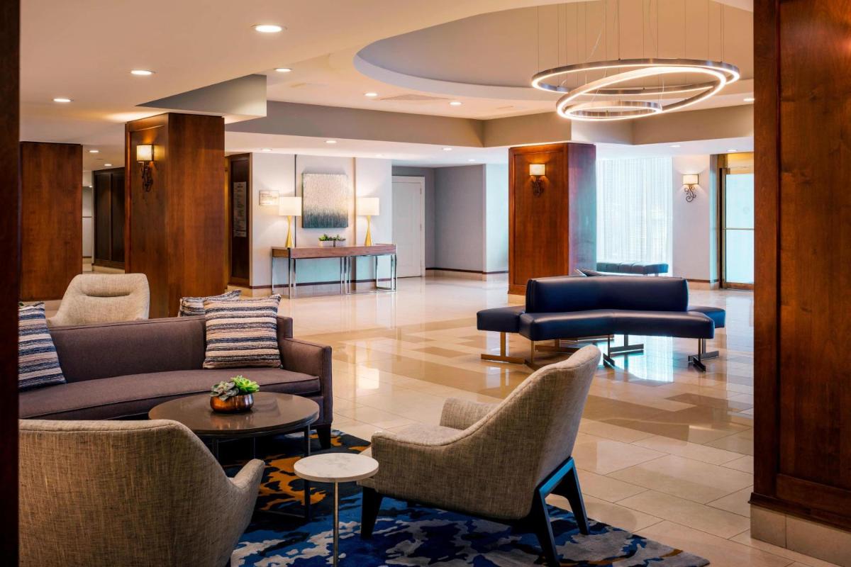 Boston Marriott Newton - Housity