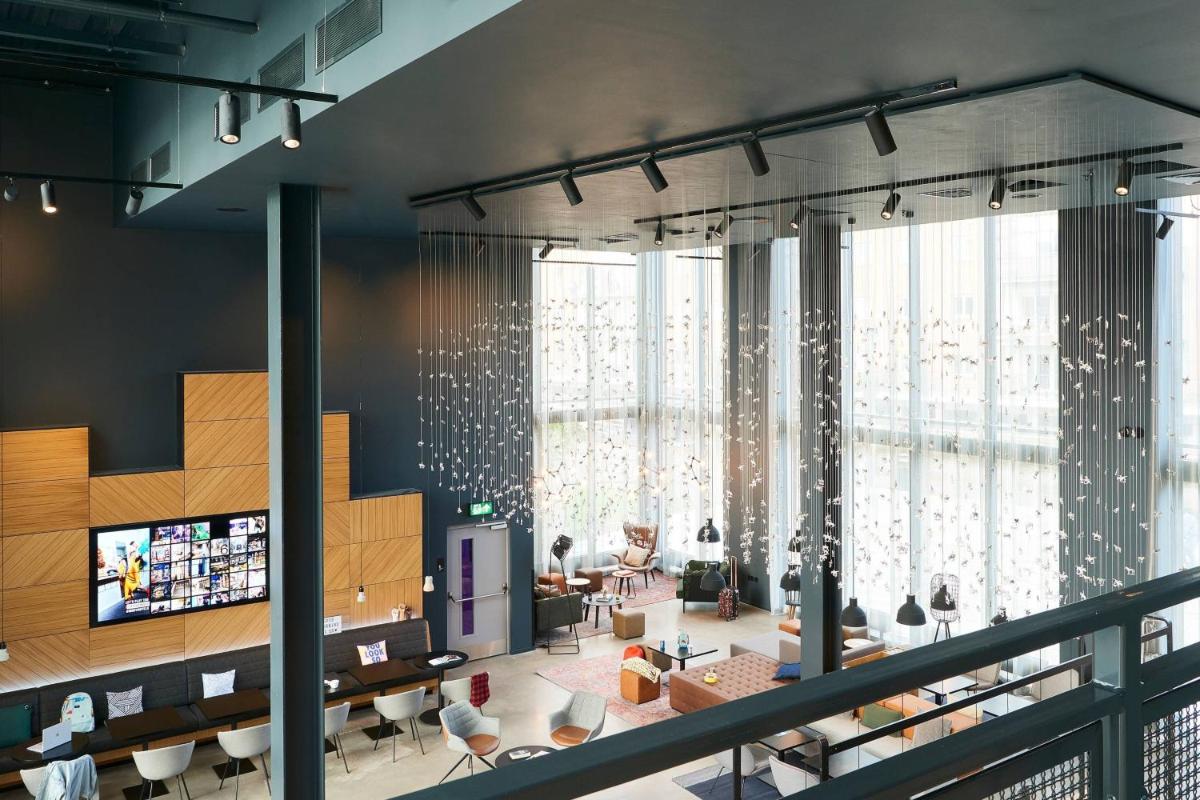 Moxy Chester - Housity