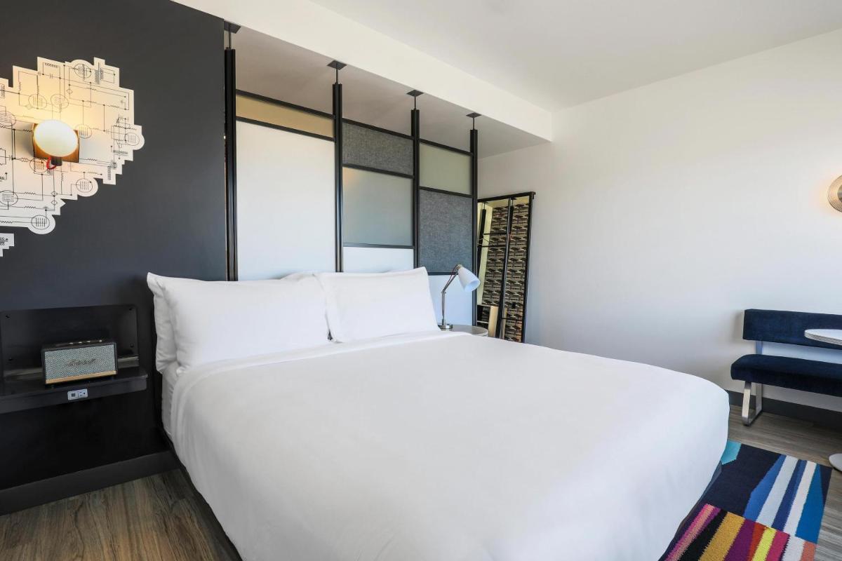 Aloft by Marriott Reno-Tahoe International Airport - Housity