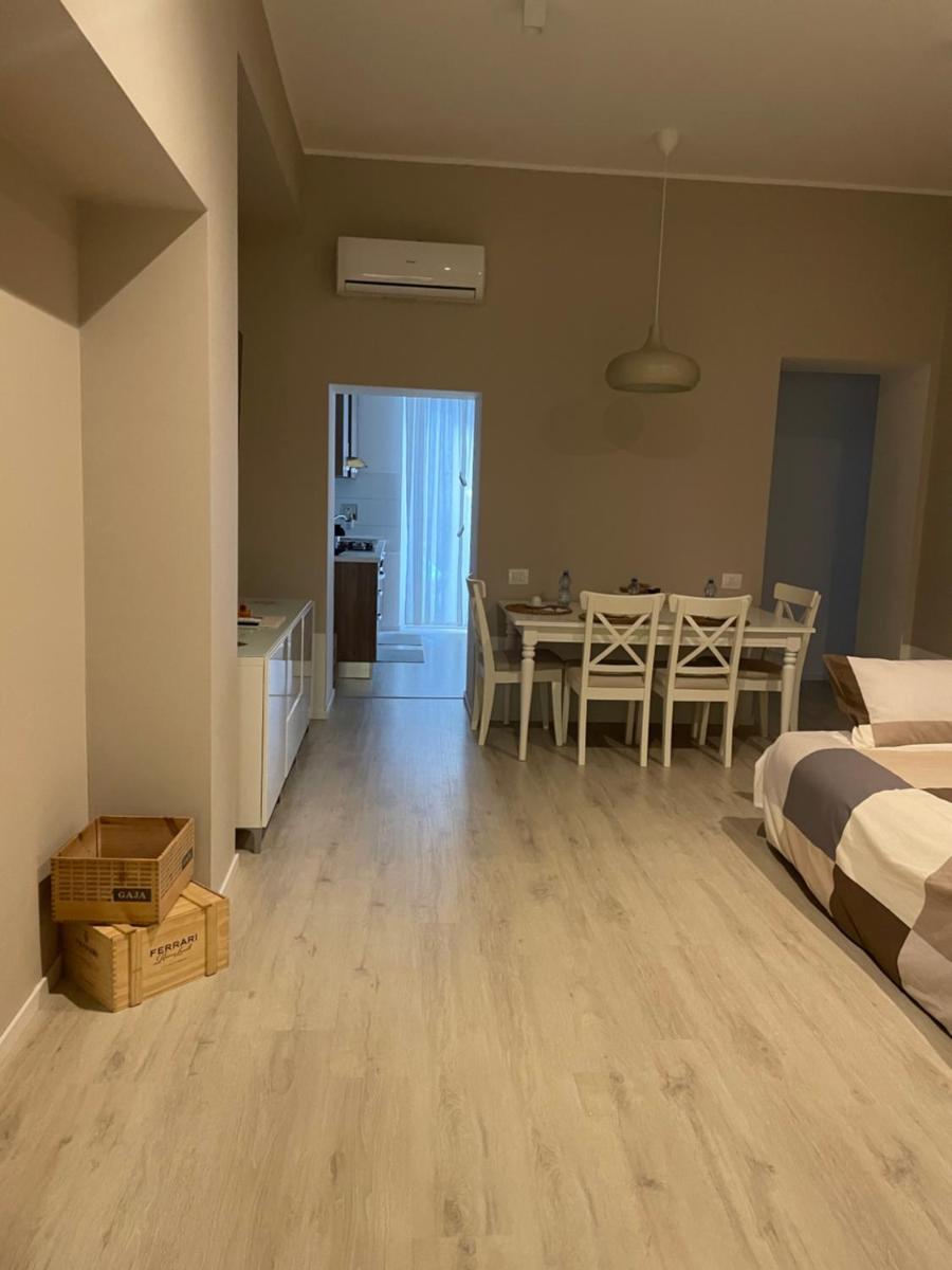 Dieci passi dal mare e dal centro - Housity