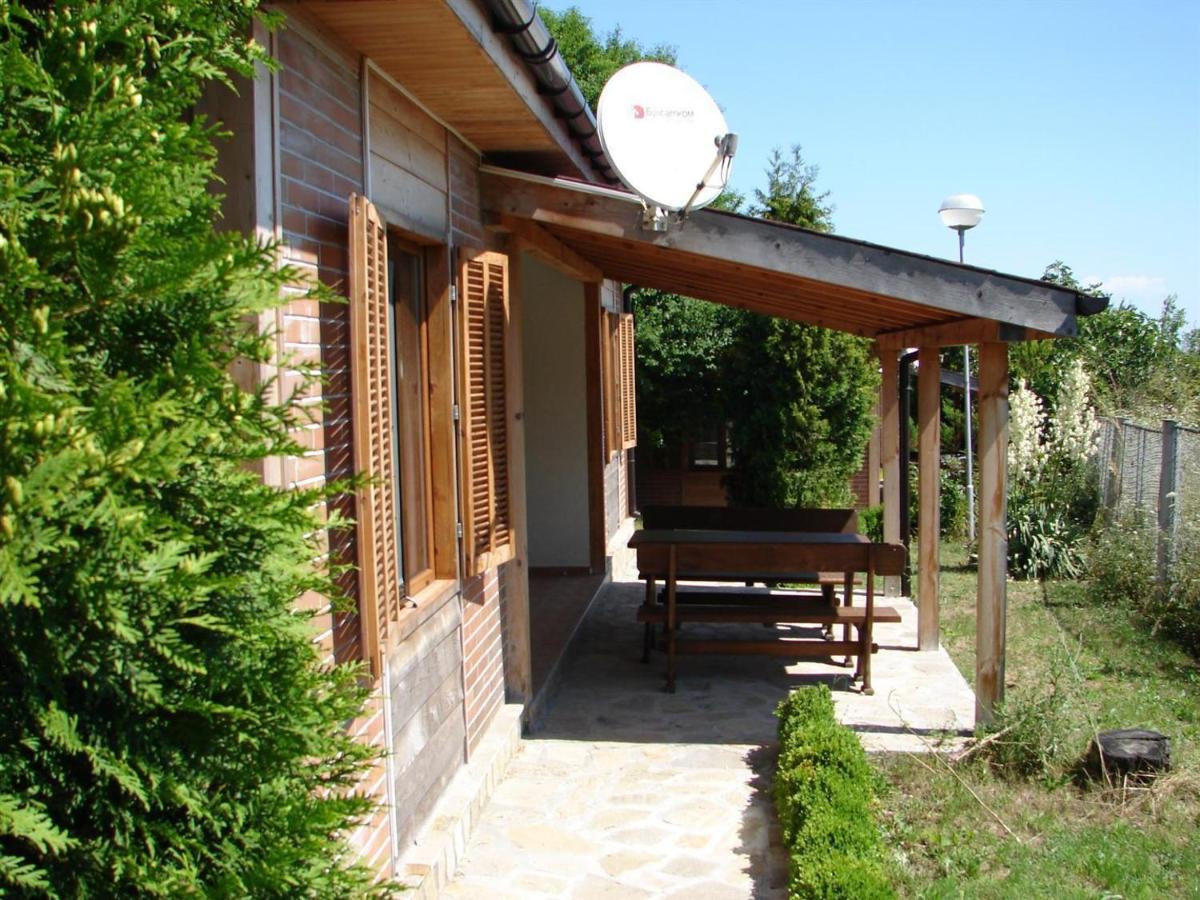 Villas and Bungalows Panorama - Housity