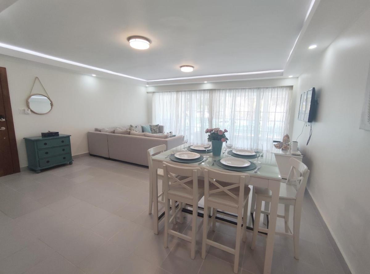 Chic Beach Apartment - 3 min to the Beach - Housity