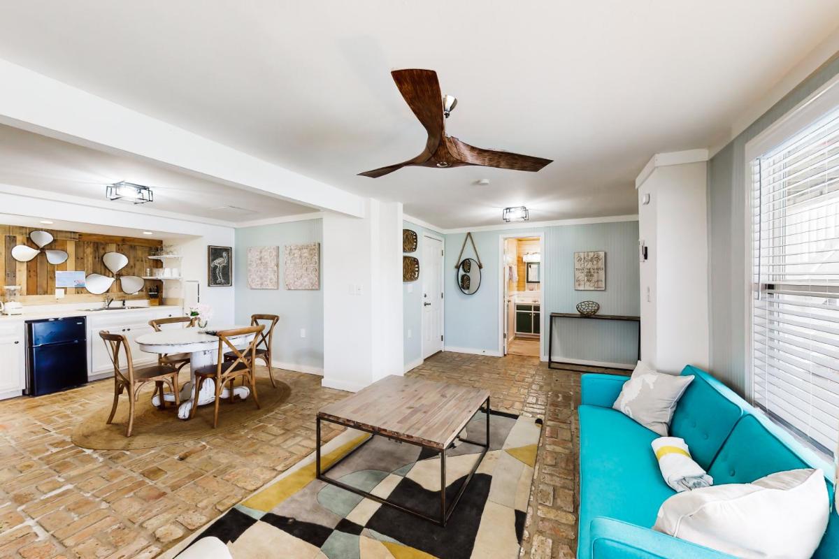 New Kids On The Dock - Housity