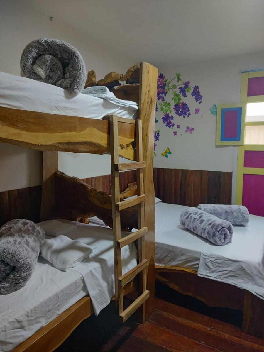 Hostal Casa Madrigal - Housity