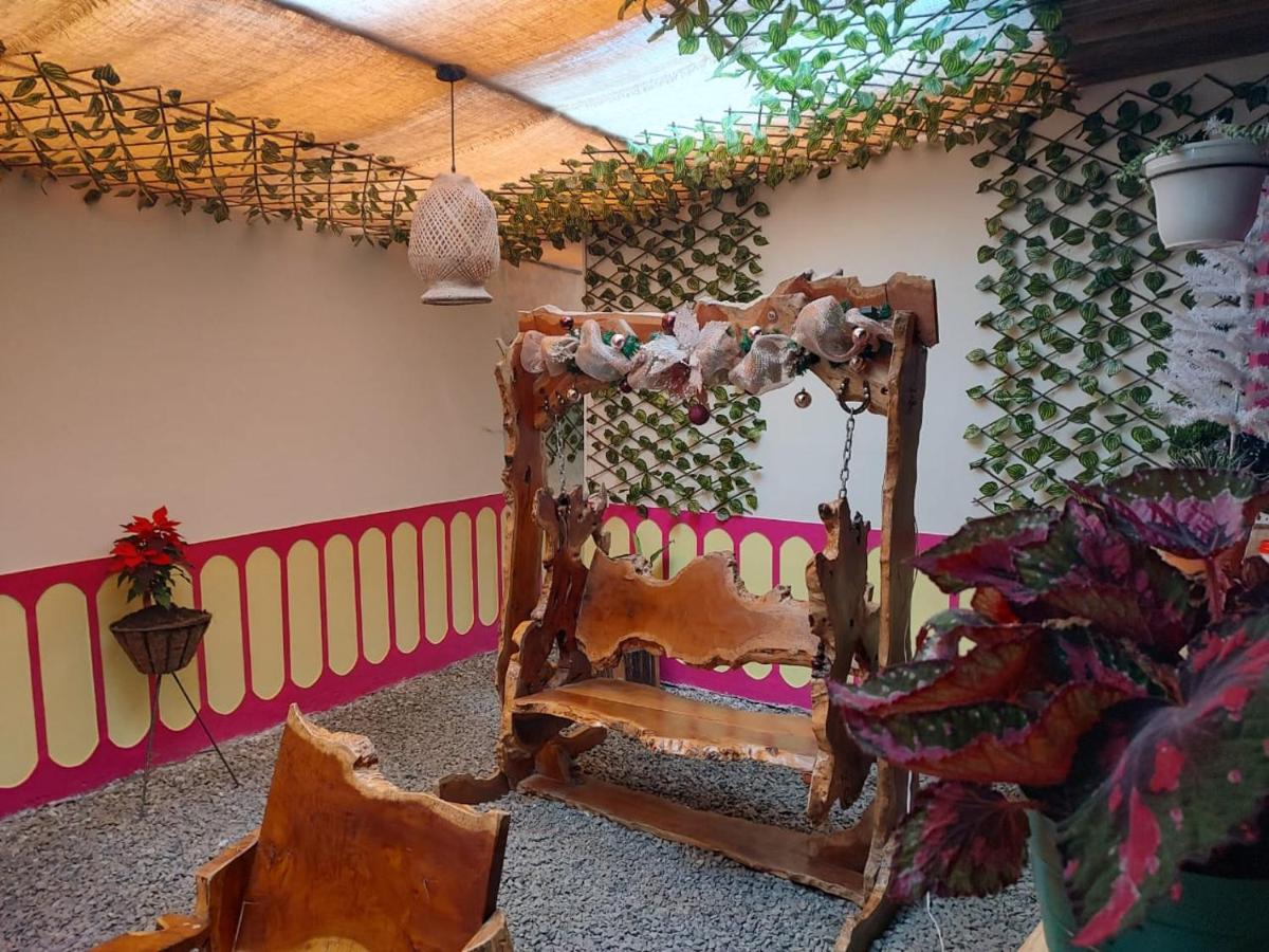 Hostal Casa Madrigal - Housity