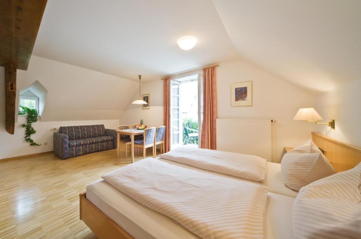 Warsberger Weinhof - Hotel & Weinwirtschaft - Housity