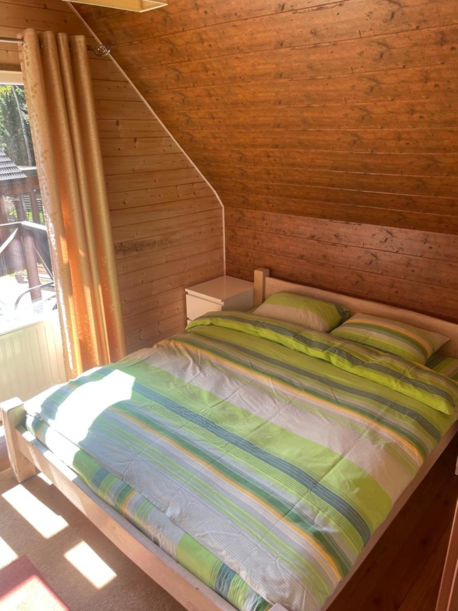 Suitetrails - Rustic private Cabin in woods w/ Sauna & Pool
