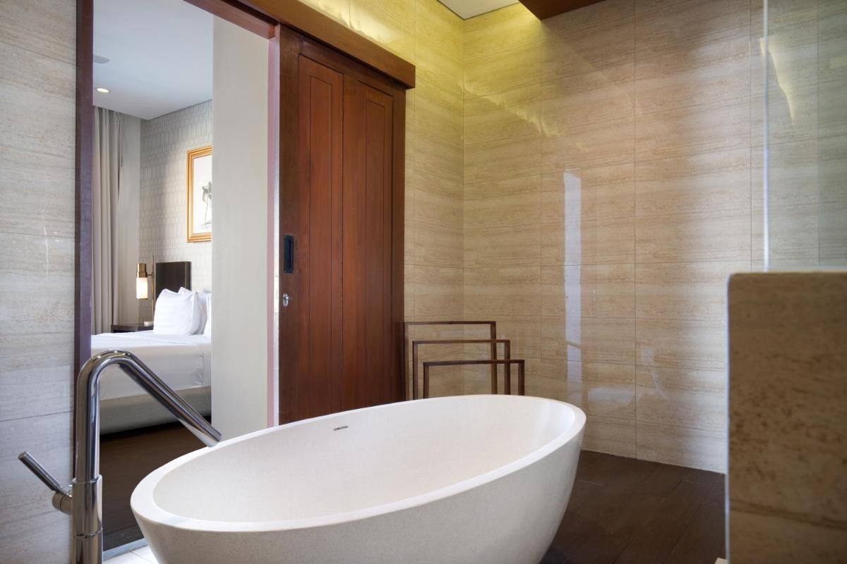 The Claremont Luxury Villas - Housity