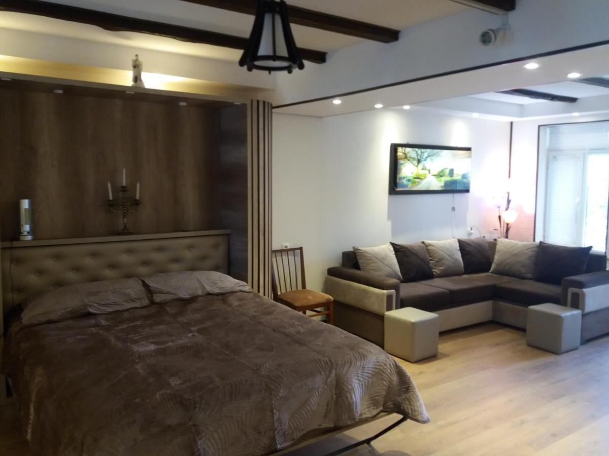 APARTMENT B O R A - Housity