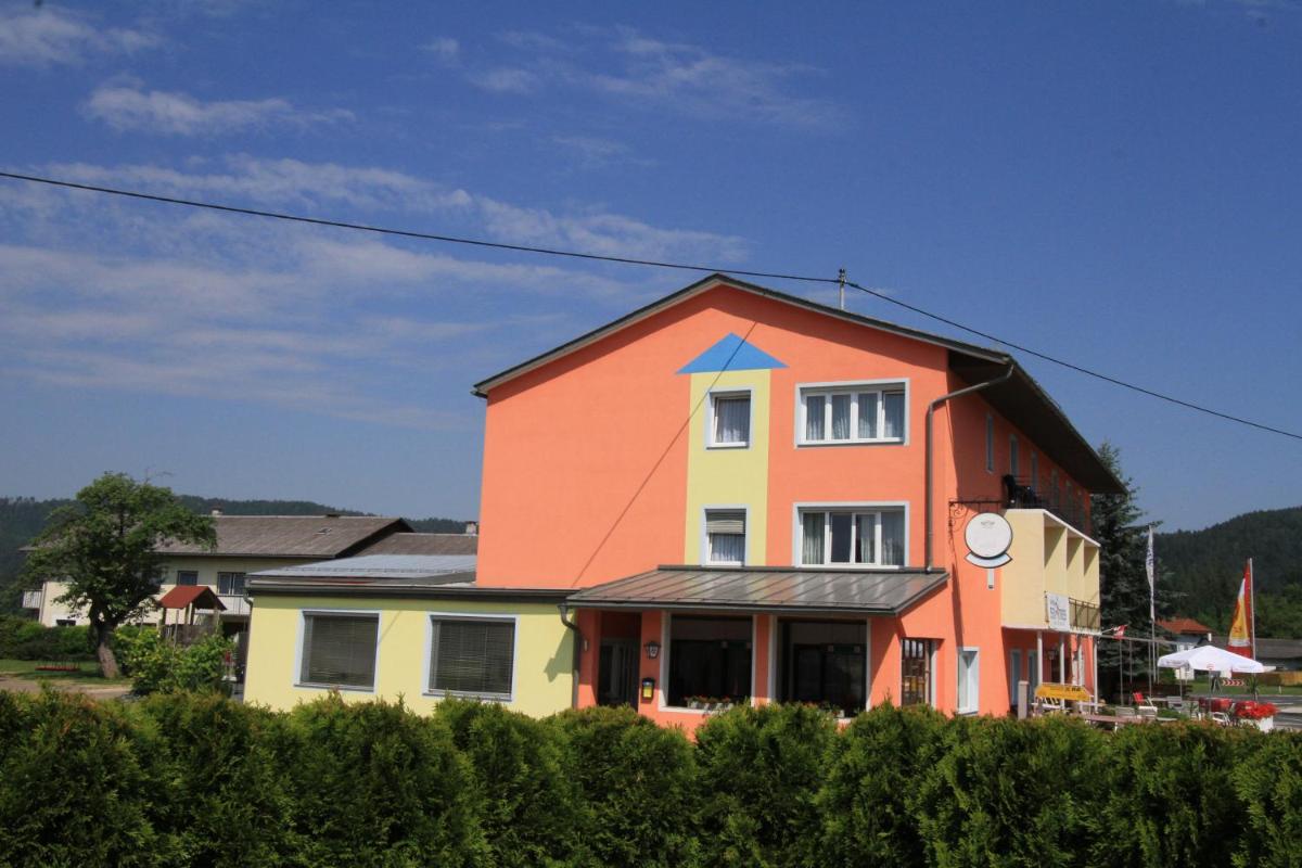 CHECK in ECK MOTEL - Housity