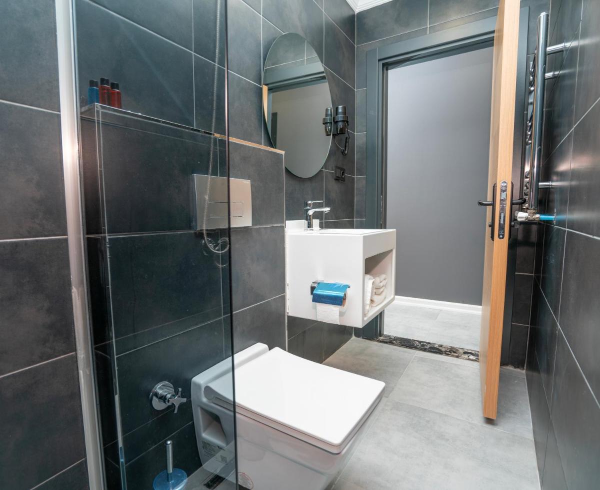 Center Suite - Housity