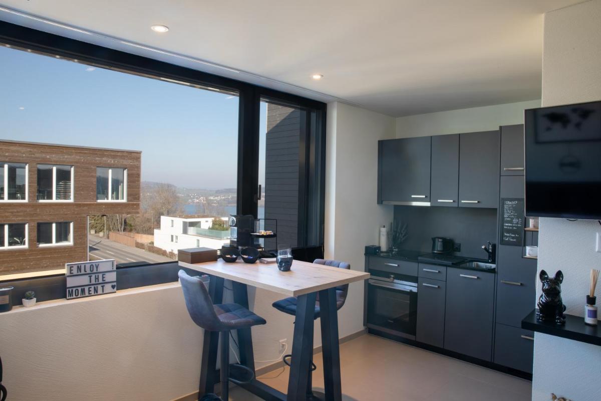 Suitetrails - Lake View Studio Apartment