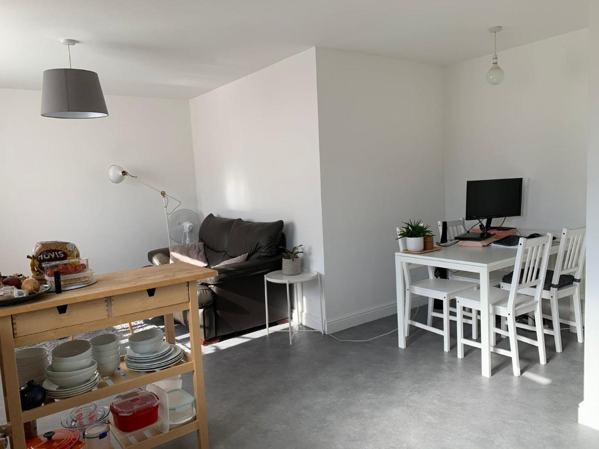 Bright Amp Chilled Db Room With Own Bathroom - Housity
