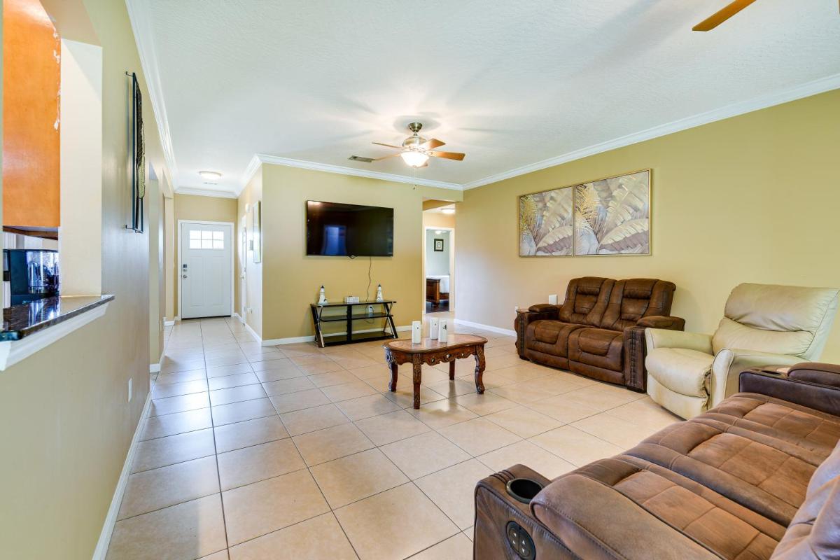 Crestview Vacation Rental Day Trip to Destin! - Housity