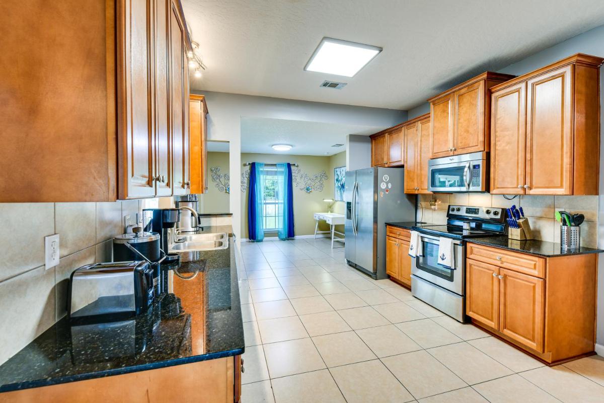 Crestview Vacation Rental Day Trip to Destin! - Housity