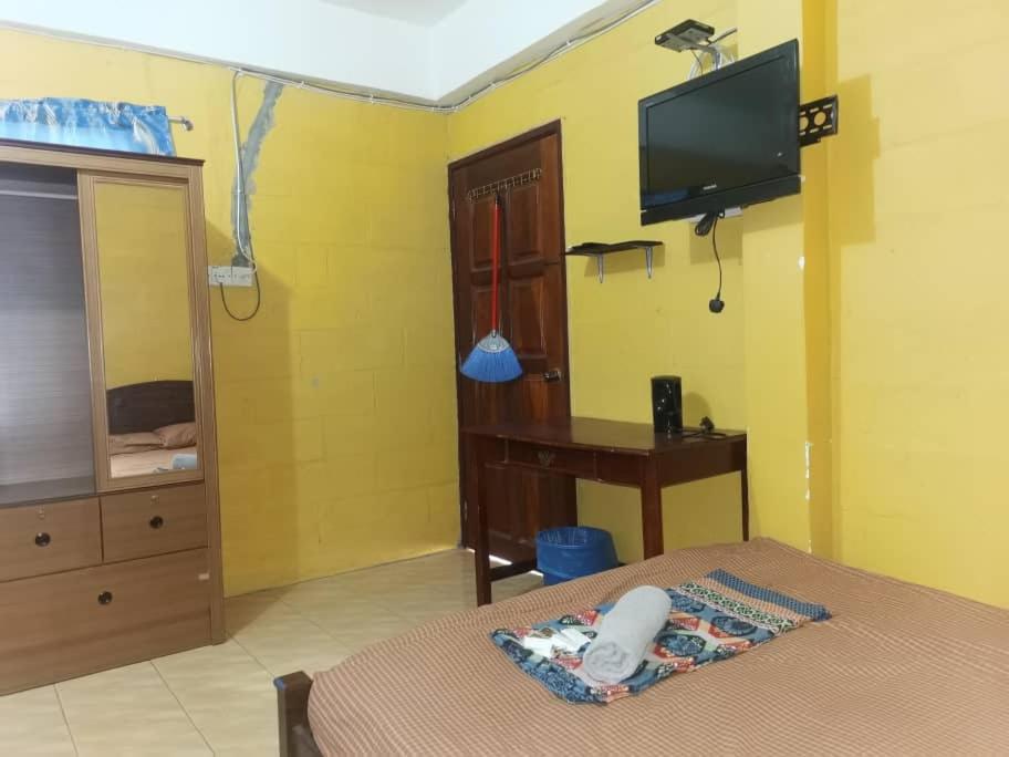 KAMILA MOTEL TELUK SENANGIN - Housity