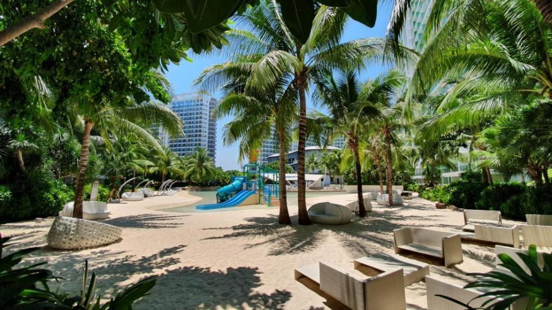 Azure Residence Paranaque1 - Housity