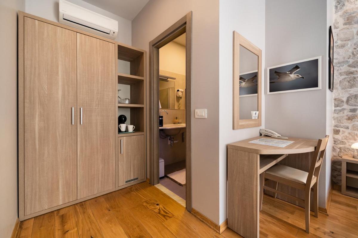 Tifani Luxury Rooms 2 - Housity