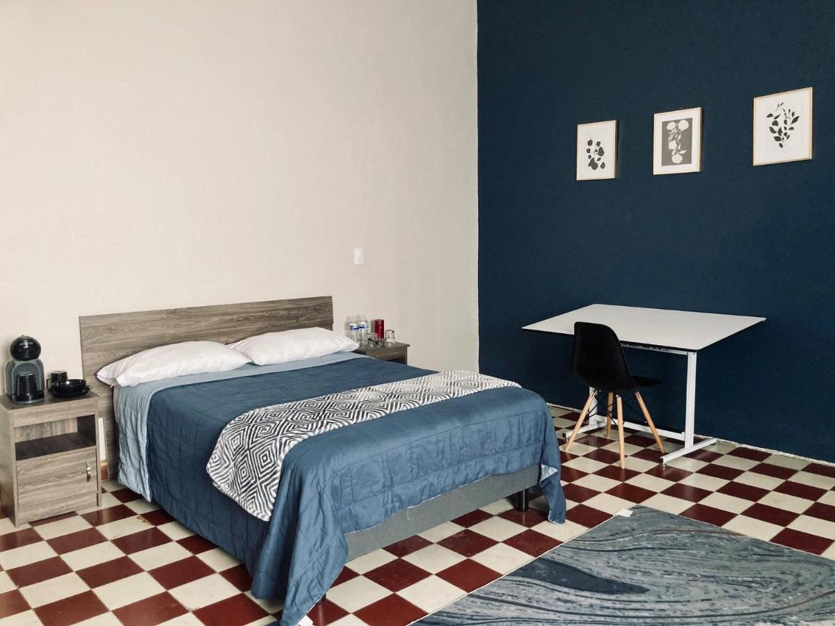 Suitetrails - Room in Apartment - Private Room with Private Bathroom at Downtown