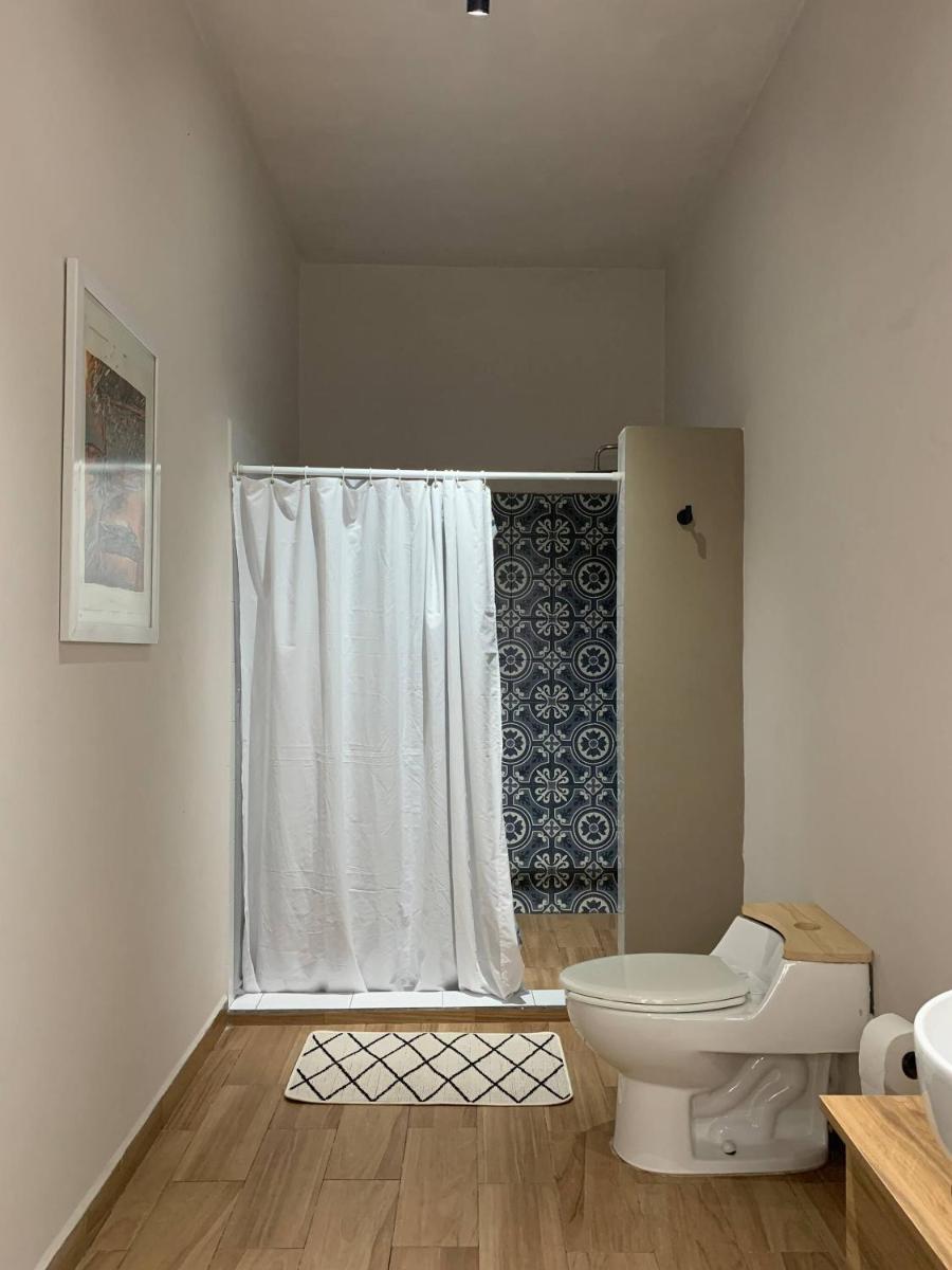 Suitetrails - Room in Apartment - Private Room with Private Bathroom at Downtown