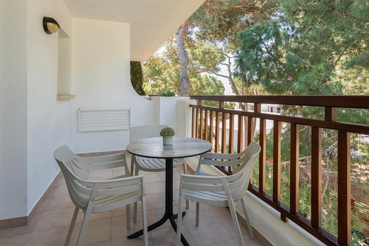 Un balcón o terraza de Inturotel Cala Azul