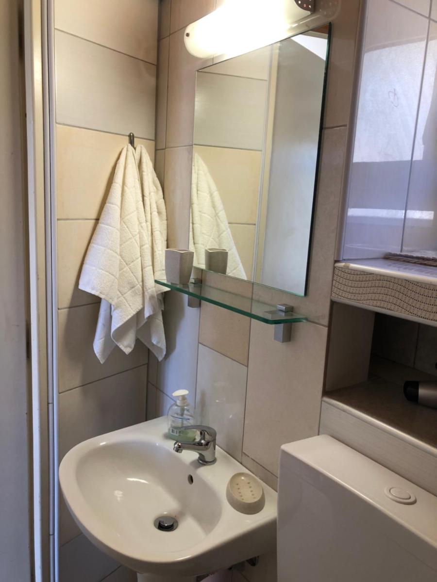 ARETI Sea View Mountain Cottage - Housity