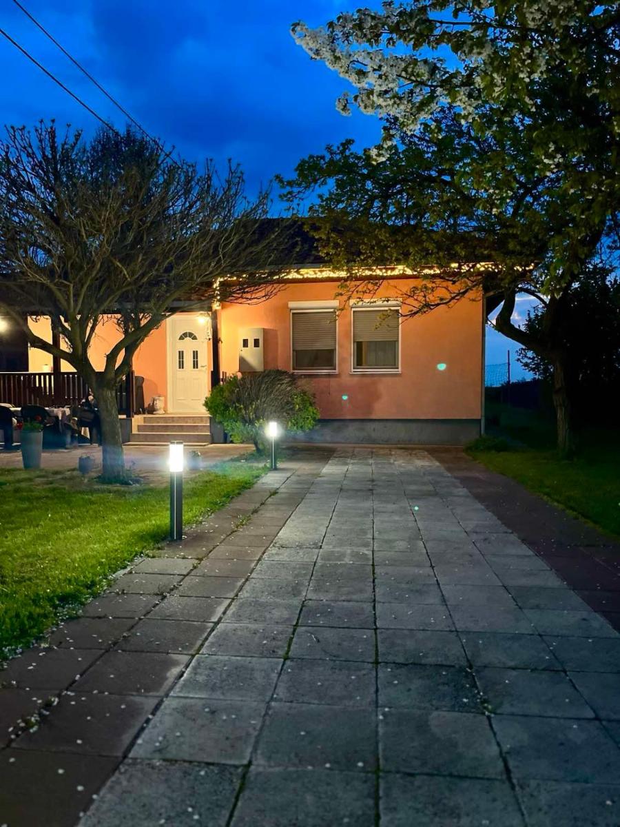 Gugi House - Housity