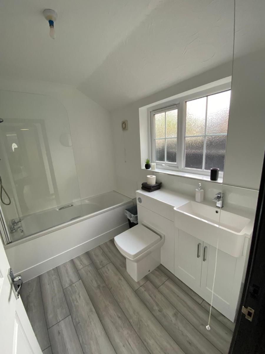 CODE Terrace Oulton Broad Suffolk - Housity