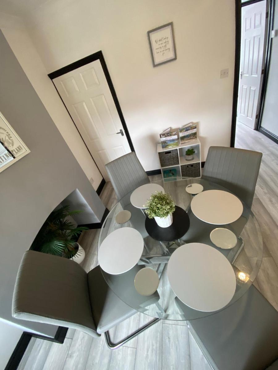 CODE Terrace Oulton Broad Suffolk - Housity