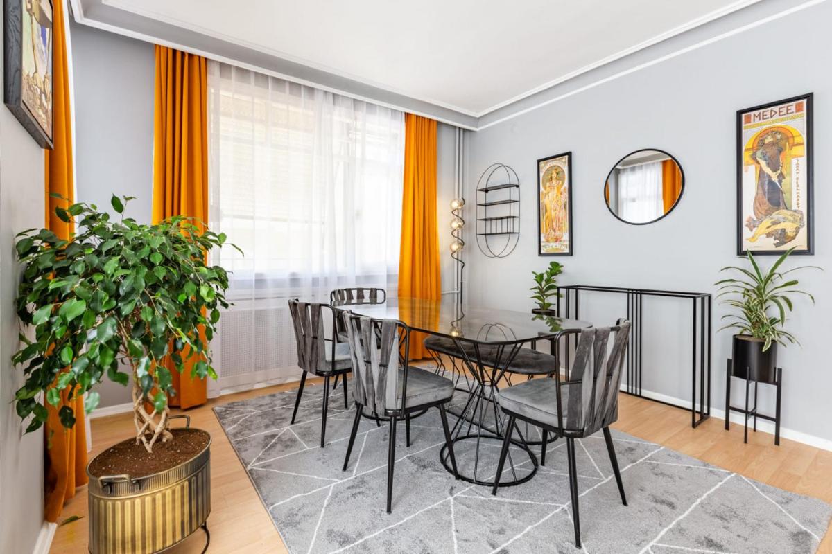 Spacious Apartment on Bagdat Street Kadikoy - Housity