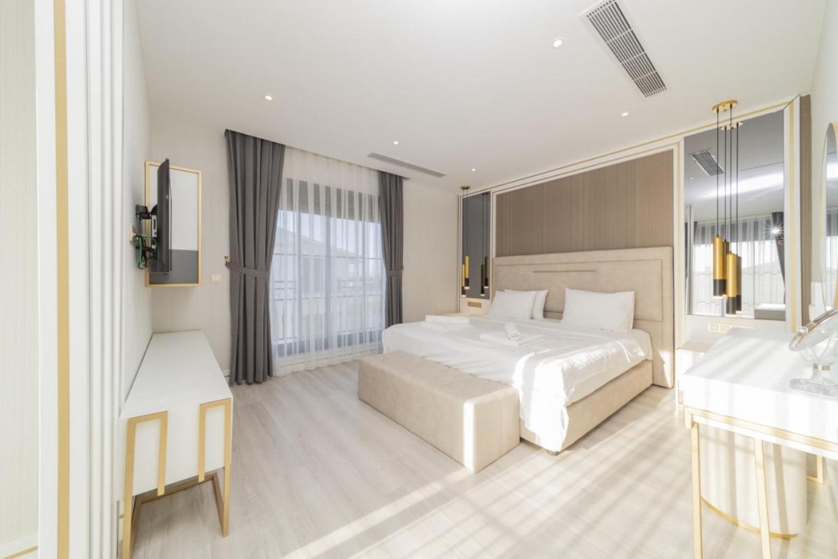 Exquisite Villa with Private Pool in Belek - Housity