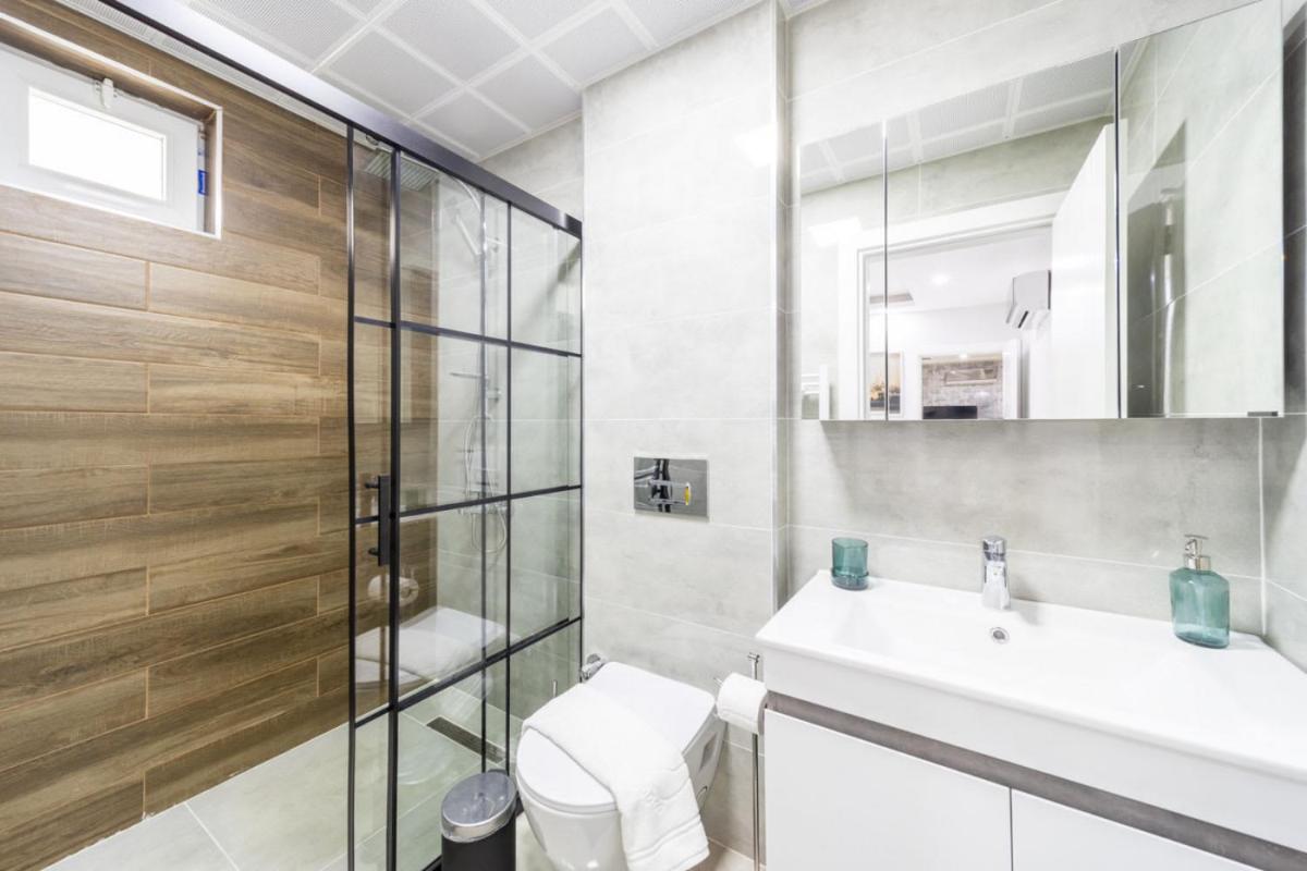 Modern and Cozy Apartment with Central Location and Balcony in Muratpasa, Antalya - Housity