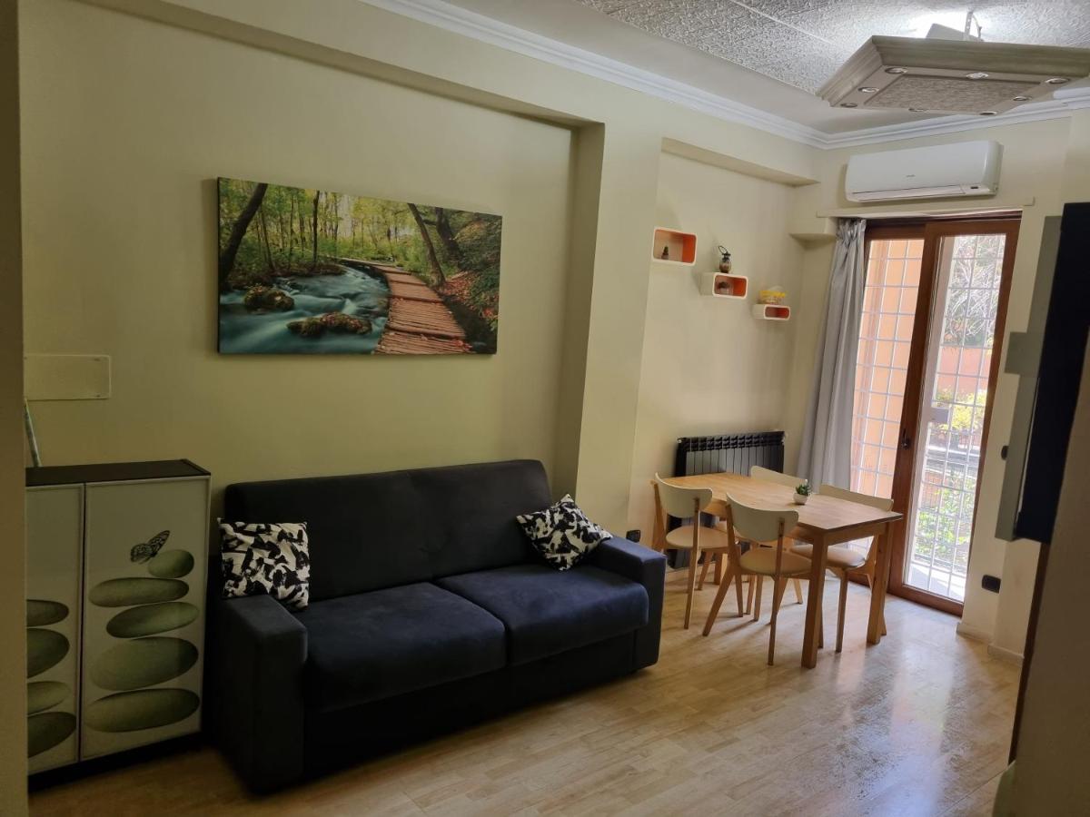 RED ROSE - Housity