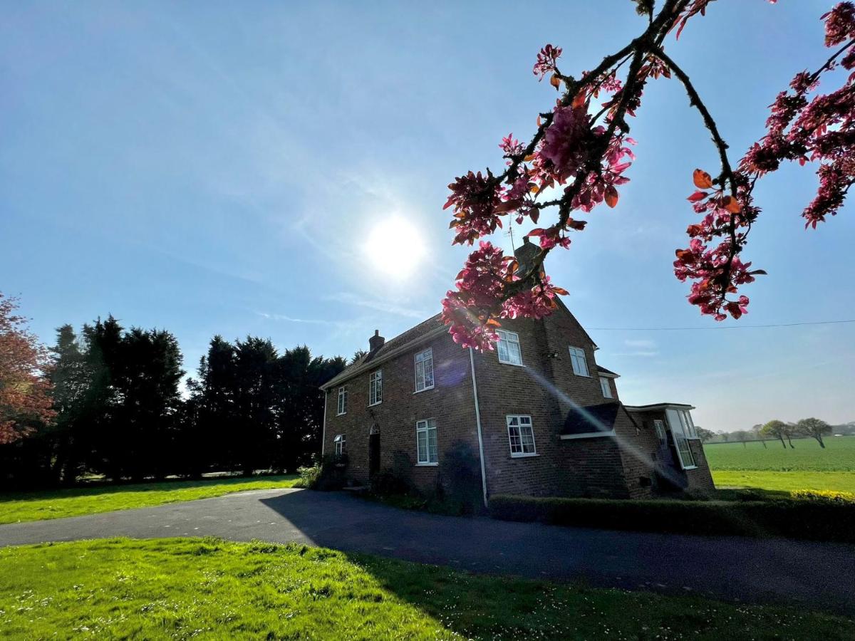Plumpton House - Housity