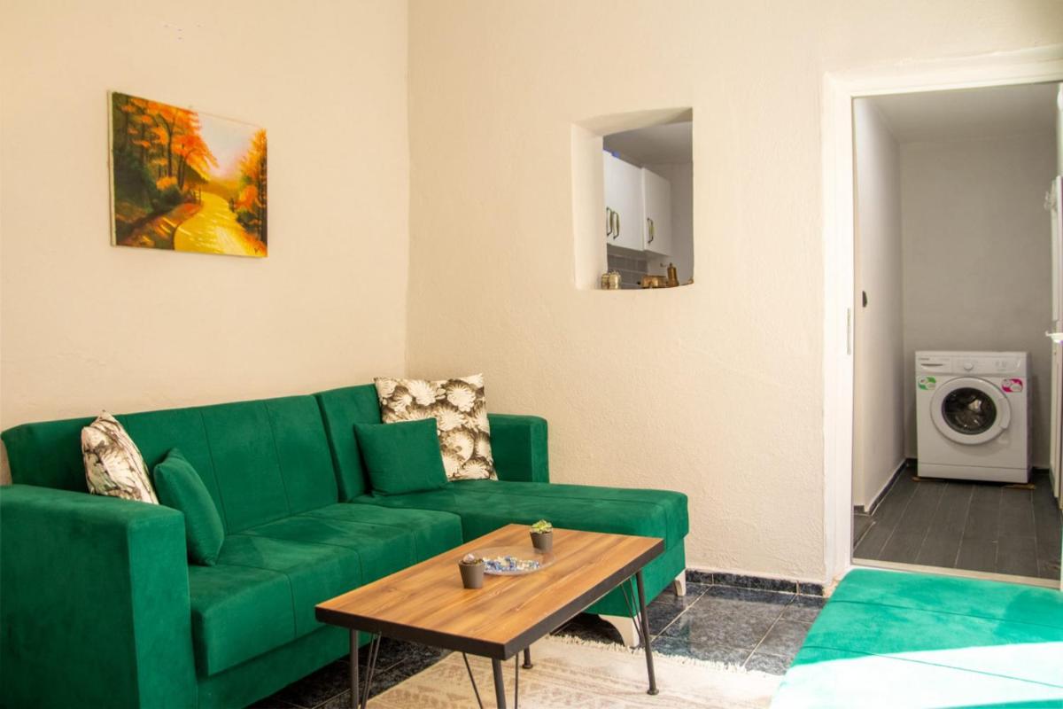Authentic House - Housity