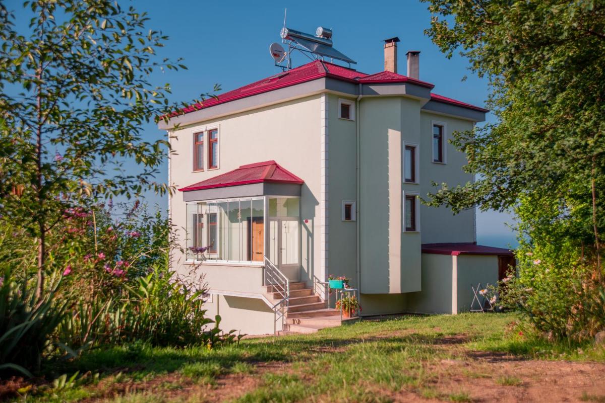 Hill House - Housity