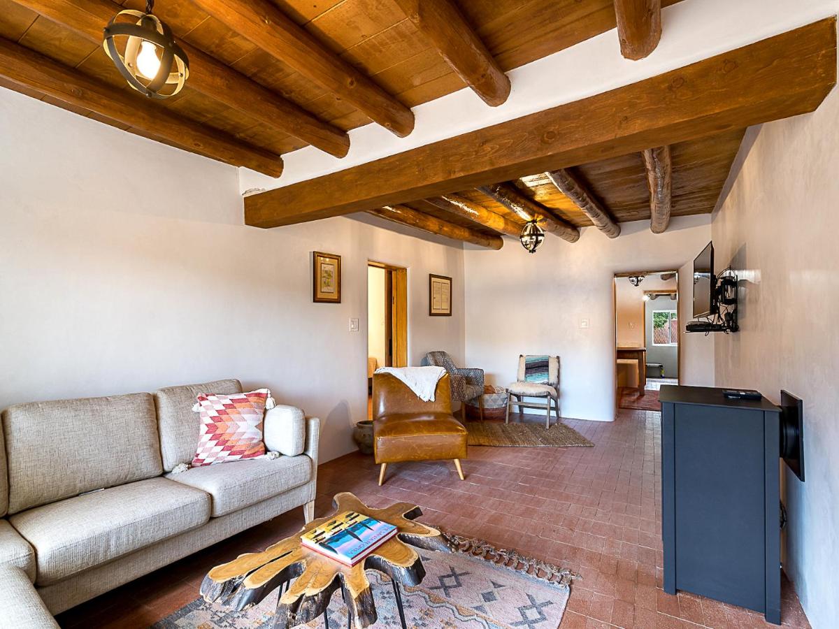 Casa Sarita, 3 Bedrooms, Patio, Ground Floor, Sleeps 8 - Housity
