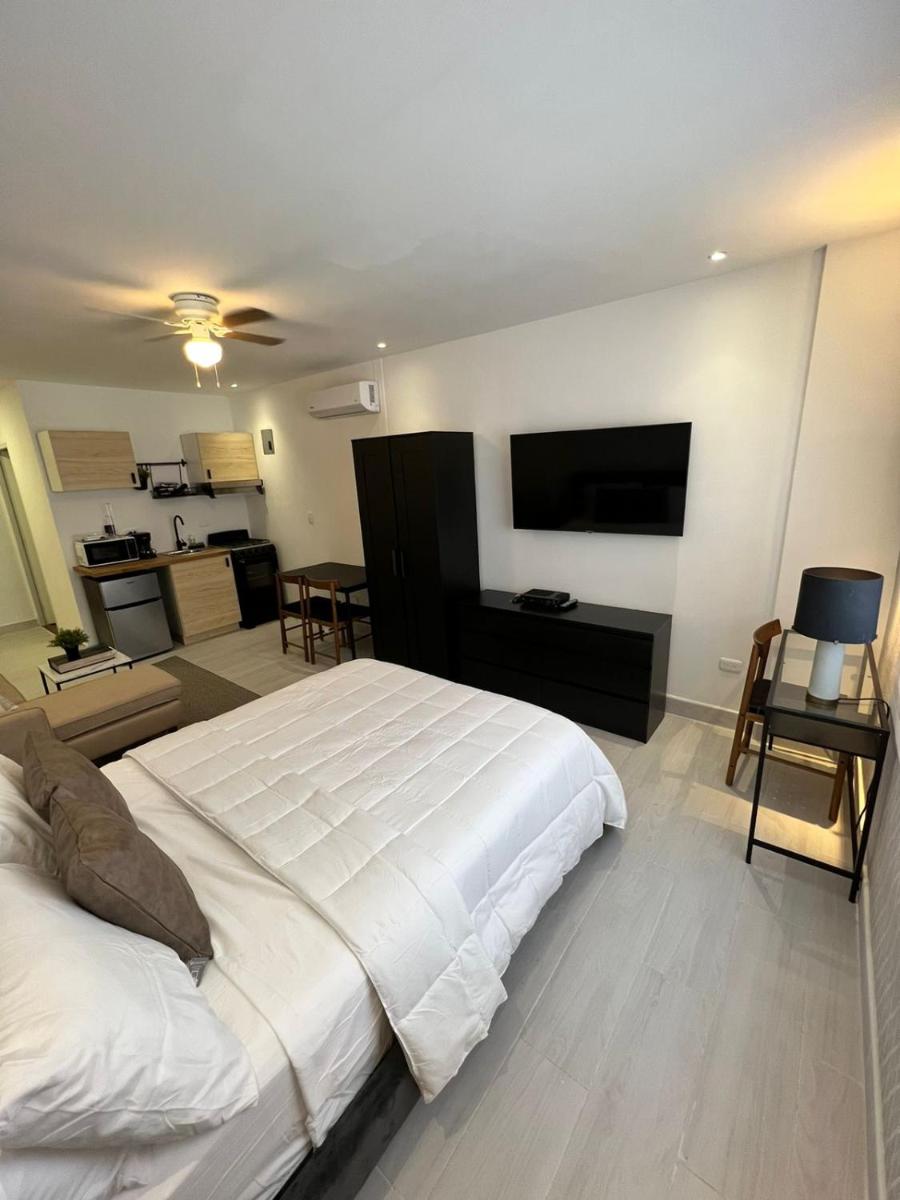 Suites By SalcedO - Hizvo