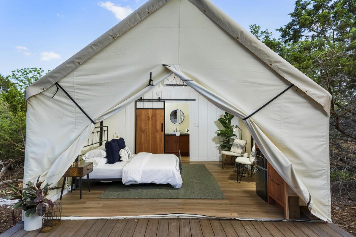 Glamping at Cherry Cove W/ Hot Tub! - Housity